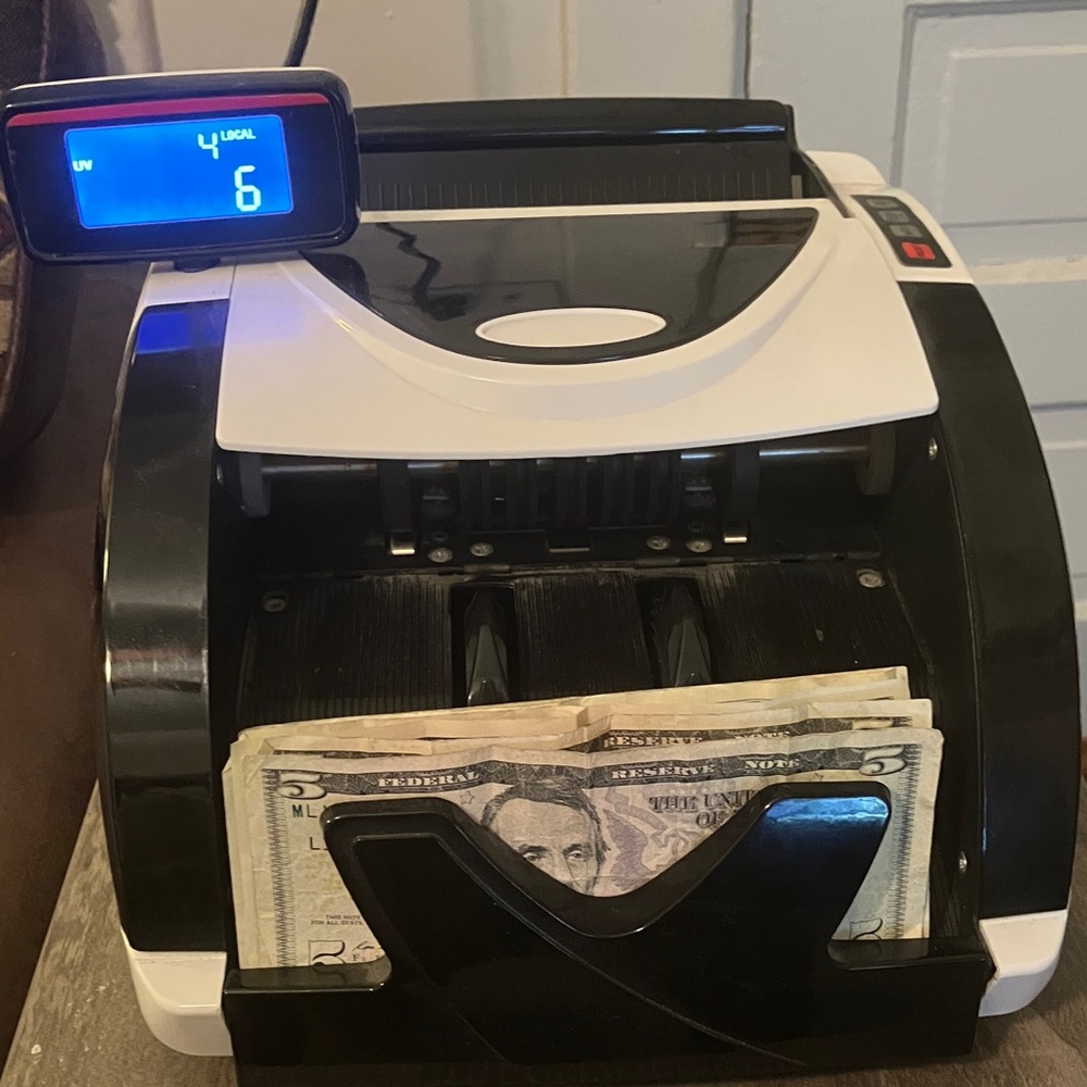 Black and White Money Counter